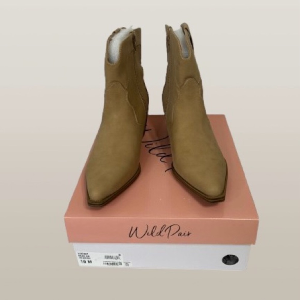Wild Pair Women’s Lucie Western Booties 10M Sand Nubuck